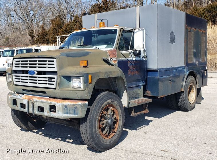 image for item GO9277 1992 Ford F700 sewer jetter truck