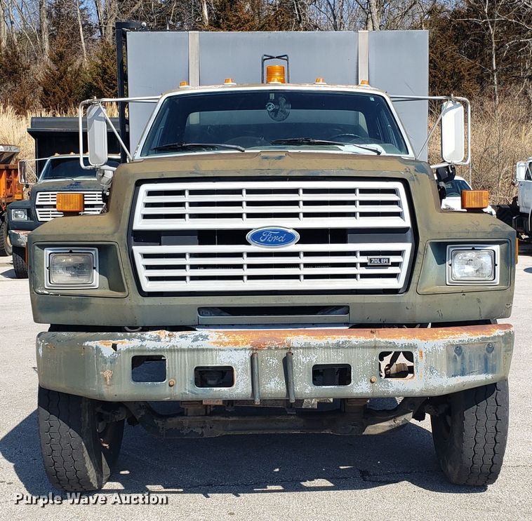 image for item GO9277 1992 Ford F700 sewer jetter truck