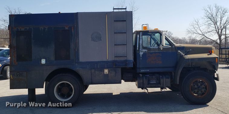 image for item GO9277 1992 Ford F700 sewer jetter truck