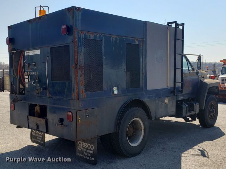 image for item GO9277 1992 Ford F700 sewer jetter truck