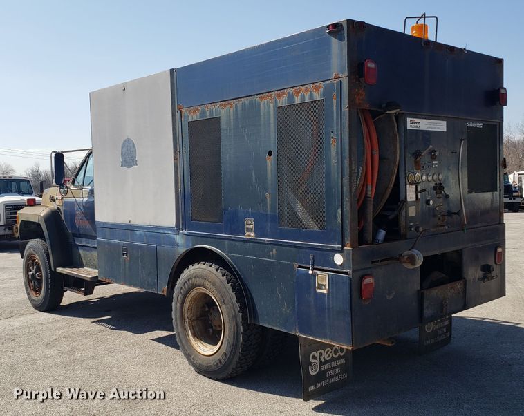 image for item GO9277 1992 Ford F700 sewer jetter truck