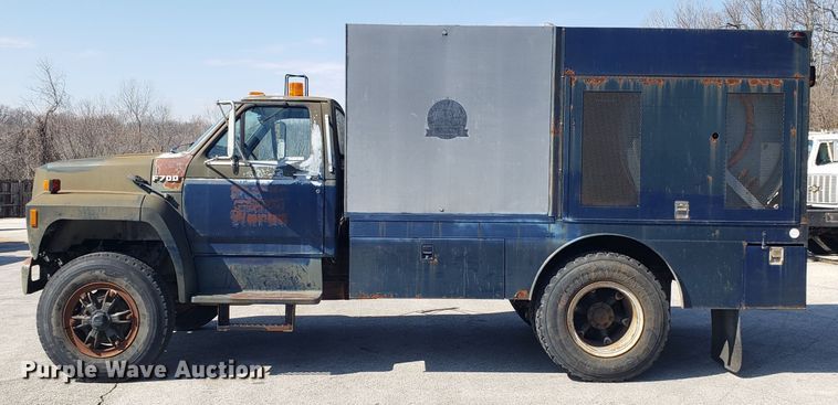 image for item GO9277 1992 Ford F700 sewer jetter truck