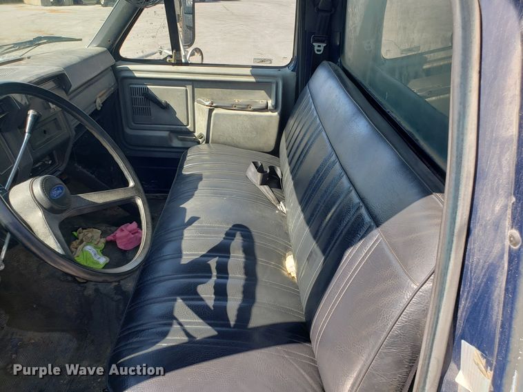 image for item GO9277 1992 Ford F700 sewer jetter truck