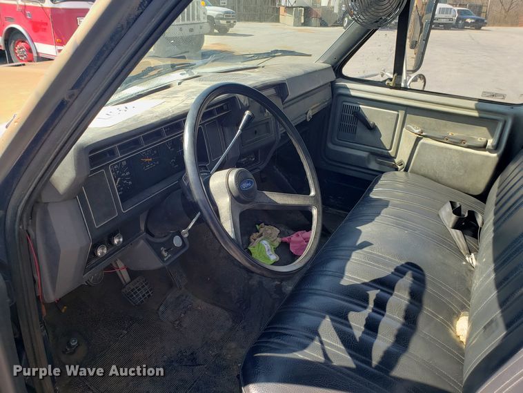 image for item GO9277 1992 Ford F700 sewer jetter truck