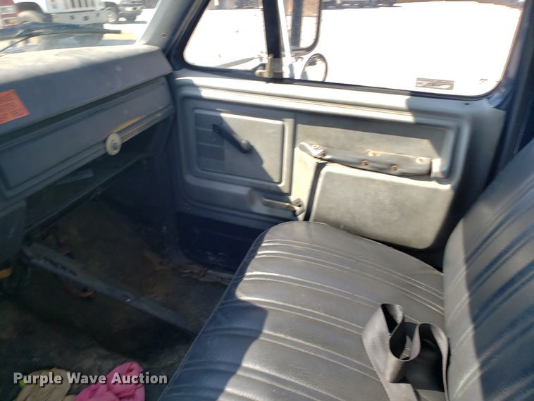 image for item GO9277 1992 Ford F700 sewer jetter truck