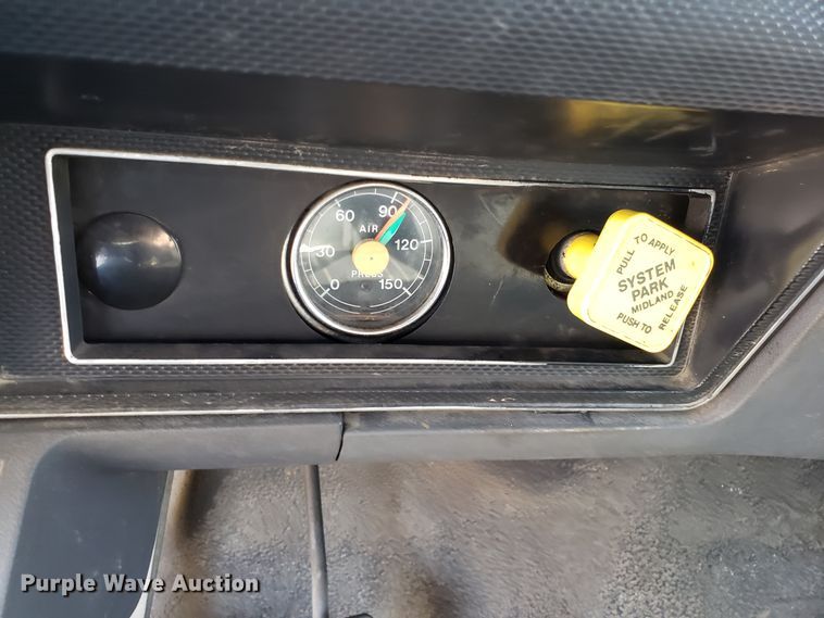 image for item GO9277 1992 Ford F700 sewer jetter truck