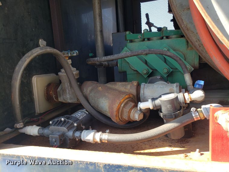 image for item GO9277 1992 Ford F700 sewer jetter truck