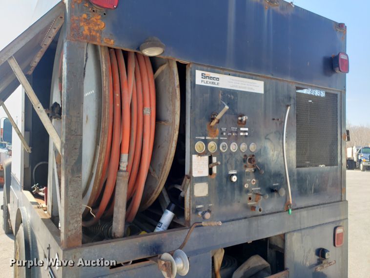 image for item GO9277 1992 Ford F700 sewer jetter truck