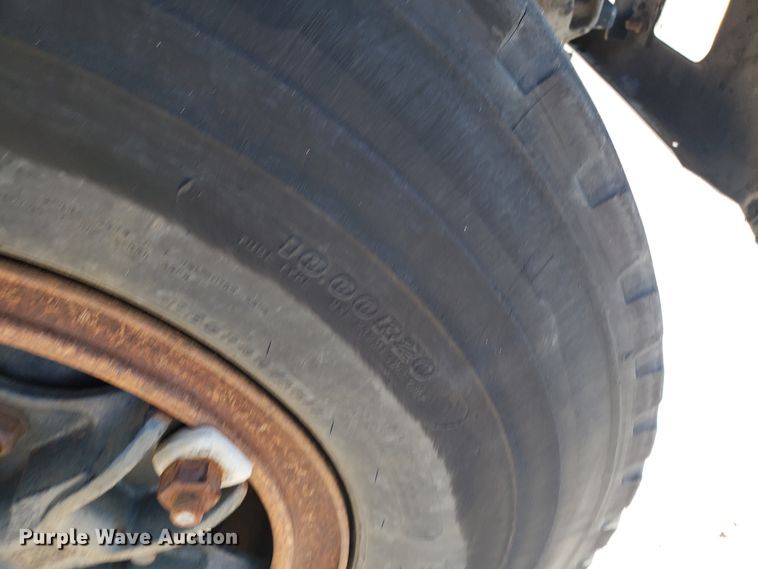 image for item GO9277 1992 Ford F700 sewer jetter truck