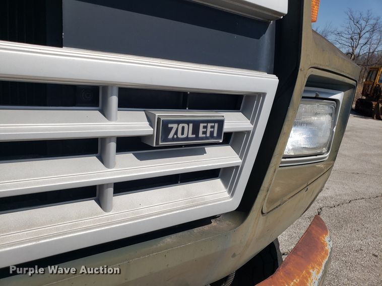 image for item GO9277 1992 Ford F700 sewer jetter truck