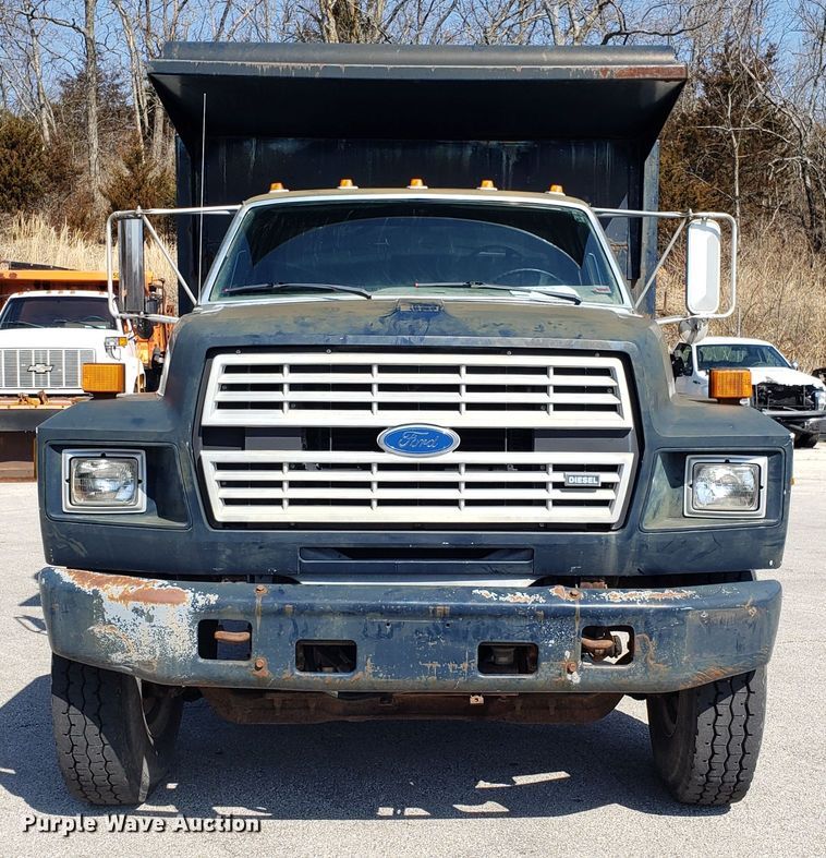 image for item GO9278 1993 Ford F900 dump truck
