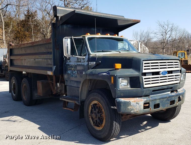 image for item GO9278 1993 Ford F900 dump truck