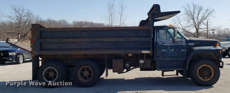 image for item GO9278 1993 Ford F900 dump truck