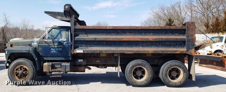 image for item GO9278 1993 Ford F900 dump truck