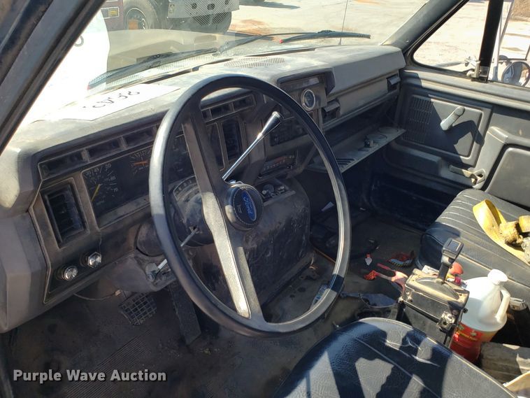 image for item GO9278 1993 Ford F900 dump truck