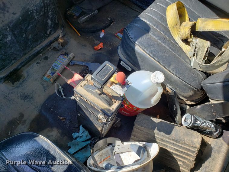 image for item GO9278 1993 Ford F900 dump truck