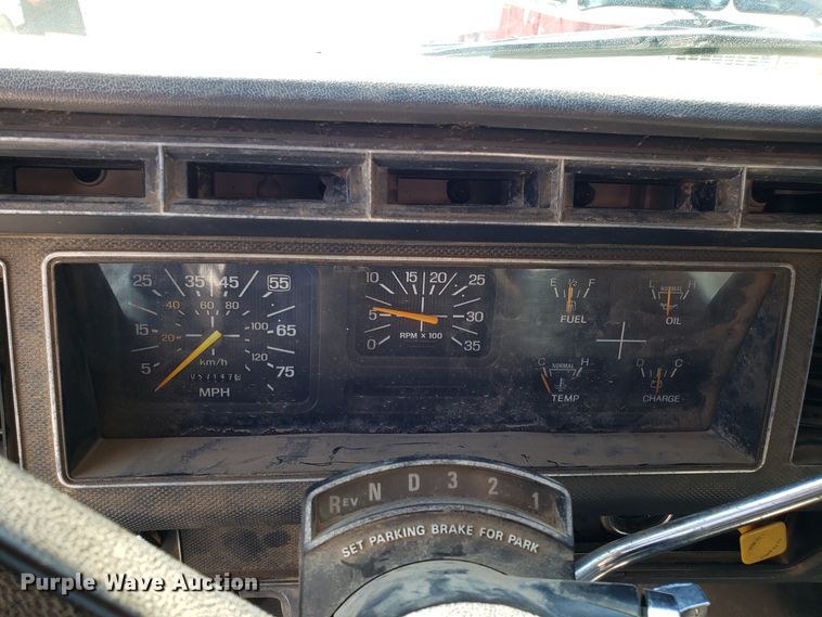 image for item GO9278 1993 Ford F900 dump truck