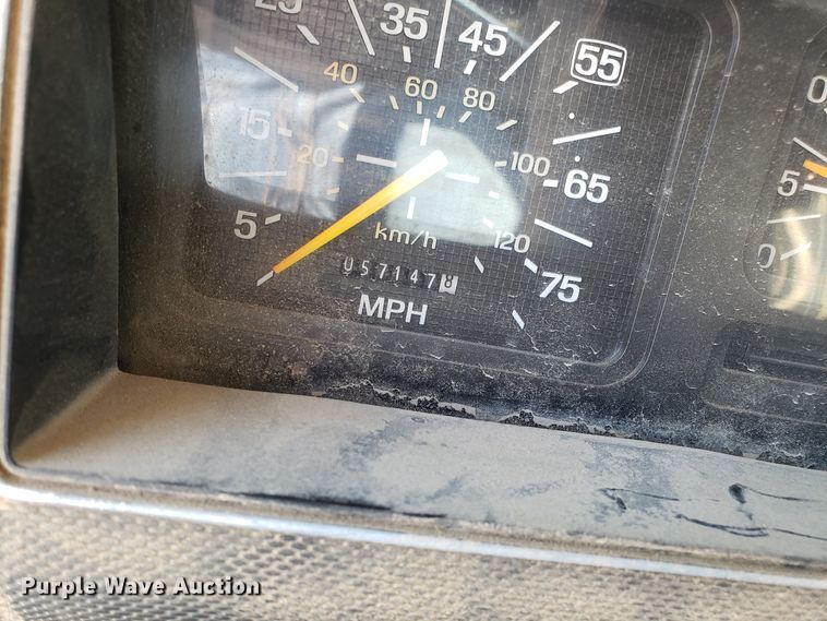 image for item GO9278 1993 Ford F900 dump truck