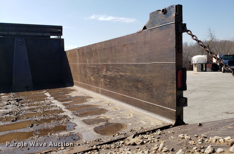 image for item GO9278 1993 Ford F900 dump truck