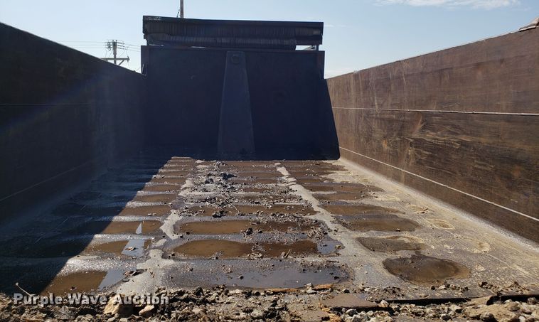 image for item GO9278 1993 Ford F900 dump truck