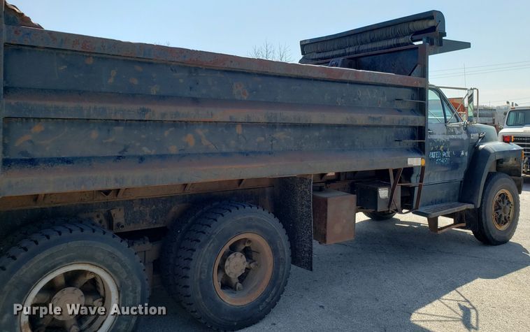 image for item GO9278 1993 Ford F900 dump truck