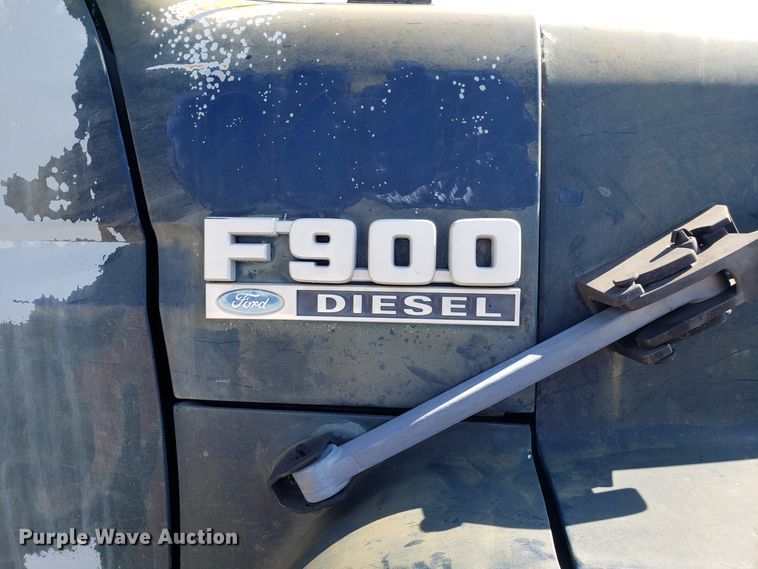 image for item GO9278 1993 Ford F900 dump truck