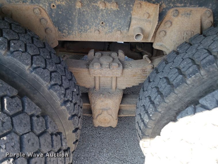 image for item GO9278 1993 Ford F900 dump truck