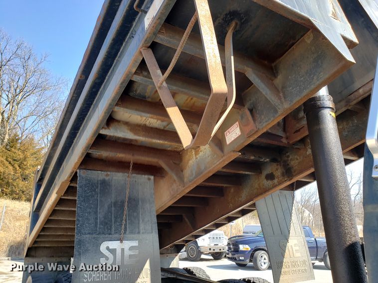 image for item GO9278 1993 Ford F900 dump truck