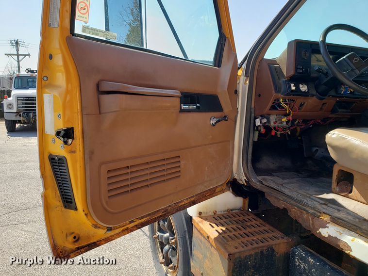 image for item GO9279 1991 Chevrolet Kodiak C6500 dump truck