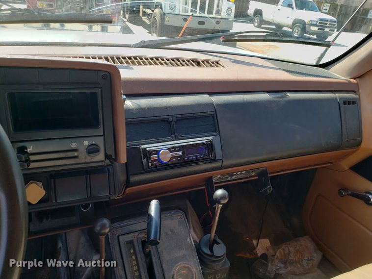 image for item GO9279 1991 Chevrolet Kodiak C6500 dump truck