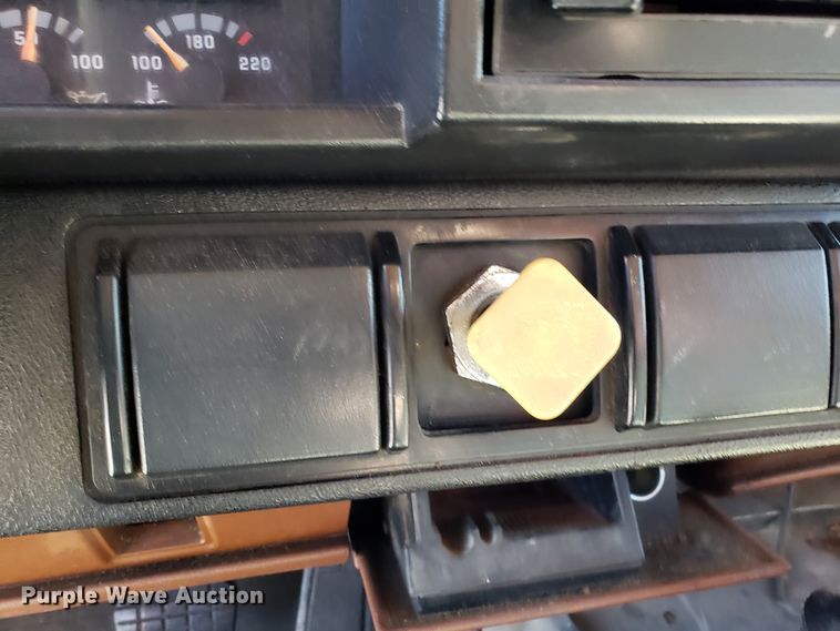 image for item GO9279 1991 Chevrolet Kodiak C6500 dump truck