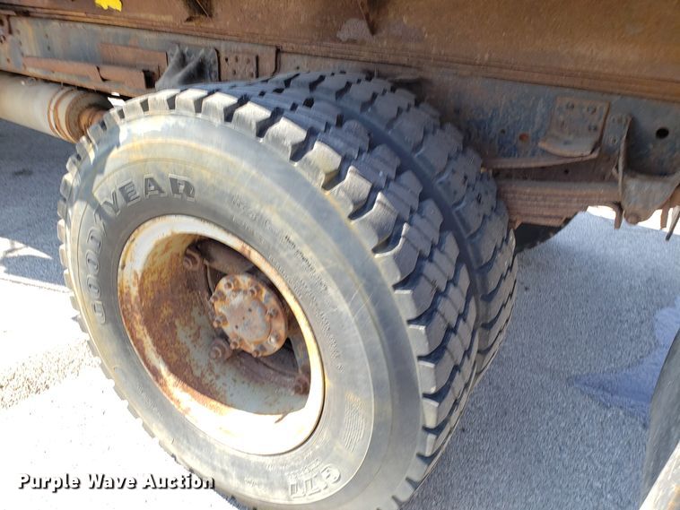 image for item GO9279 1991 Chevrolet Kodiak C6500 dump truck