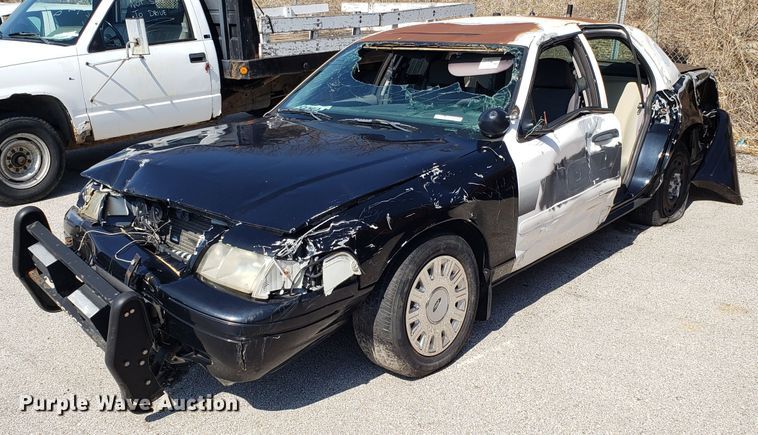 image for item GO9281 2005 Ford Crown Victoria Police Interceptor