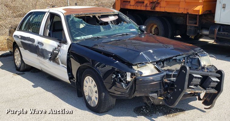 image for item GO9281 2005 Ford Crown Victoria Police Interceptor