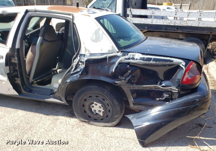 image for item GO9281 2005 Ford Crown Victoria Police Interceptor