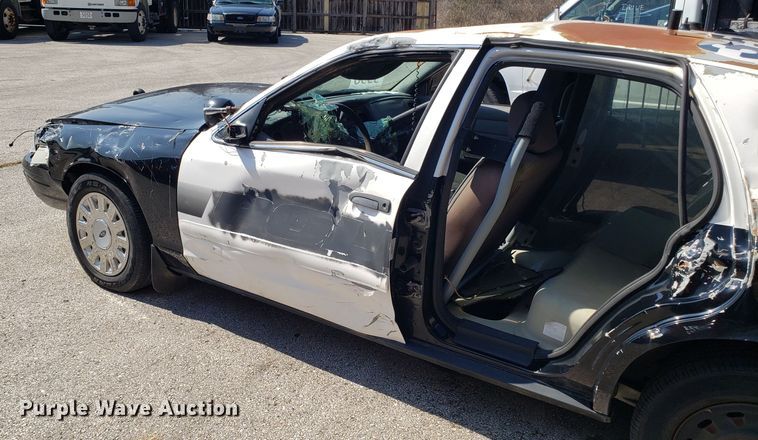 image for item GO9281 2005 Ford Crown Victoria Police Interceptor