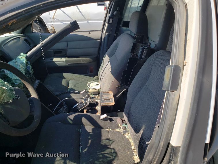 image for item GO9281 2005 Ford Crown Victoria Police Interceptor