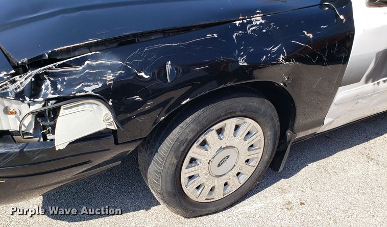 image for item GO9281 2005 Ford Crown Victoria Police Interceptor