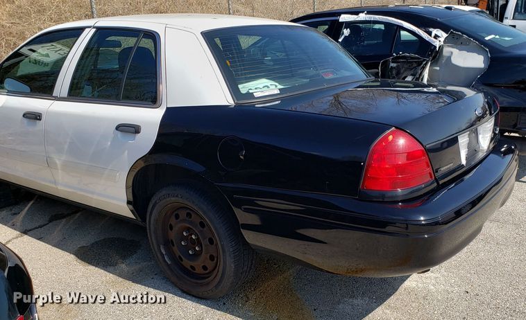 image for item GO9286 2011 Ford Crown Victoria Police Interceptor