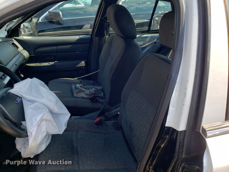 image for item GO9286 2011 Ford Crown Victoria Police Interceptor