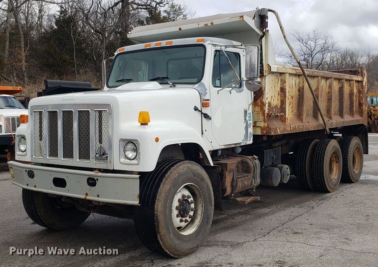 image for item GO9291 2003 International 2574 dump truck
