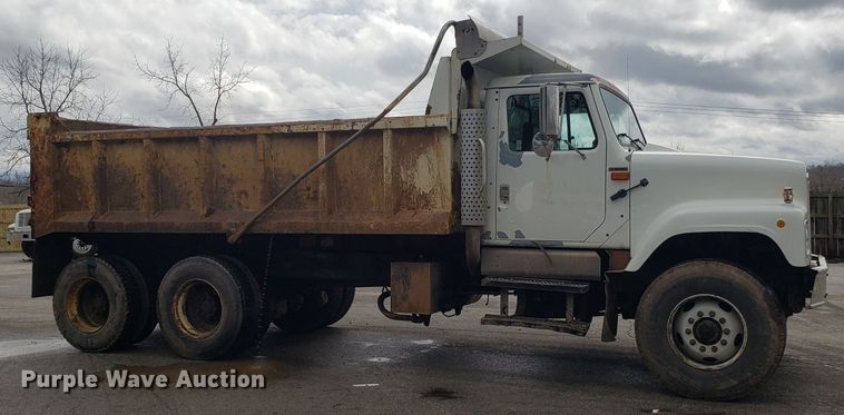 image for item GO9291 2003 International 2574 dump truck