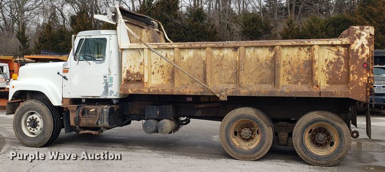 image for item GO9291 2003 International 2574 dump truck