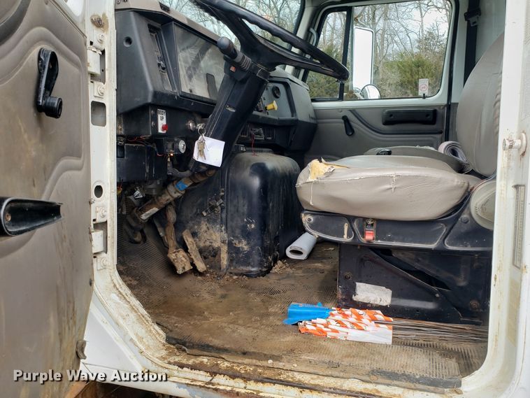 image for item GO9291 2003 International 2574 dump truck