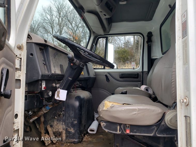 image for item GO9291 2003 International 2574 dump truck