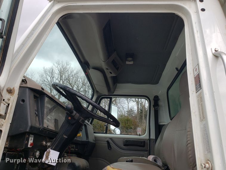 image for item GO9291 2003 International 2574 dump truck