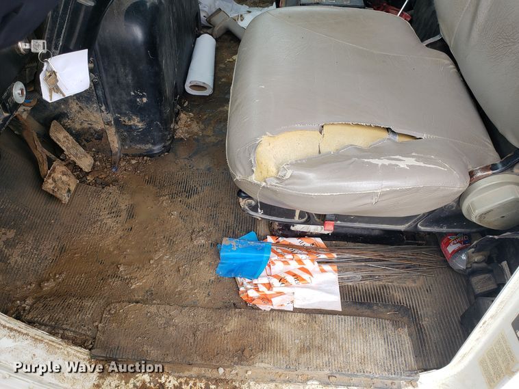 image for item GO9291 2003 International 2574 dump truck