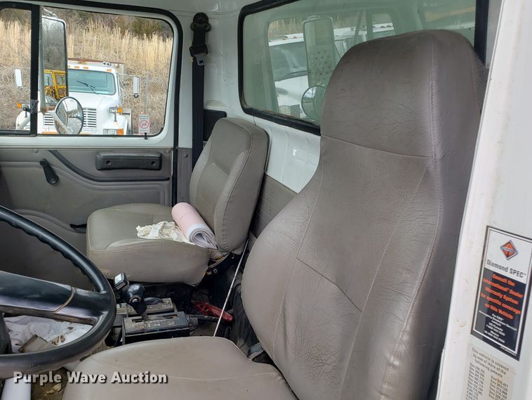 image for item GO9291 2003 International 2574 dump truck