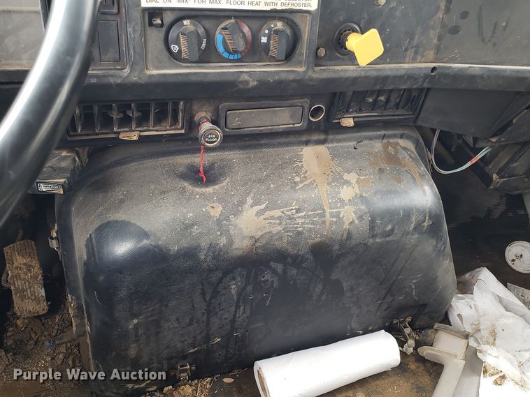 image for item GO9291 2003 International 2574 dump truck