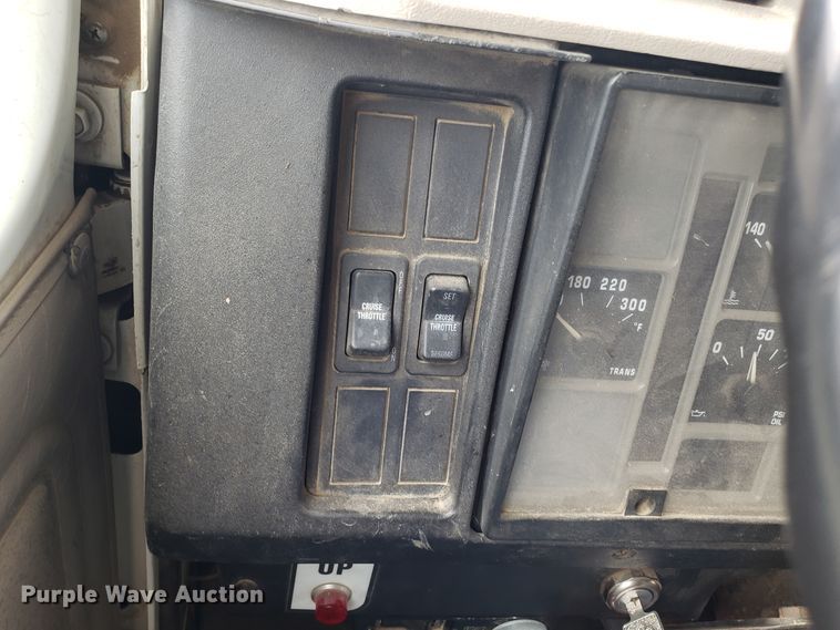 image for item GO9291 2003 International 2574 dump truck